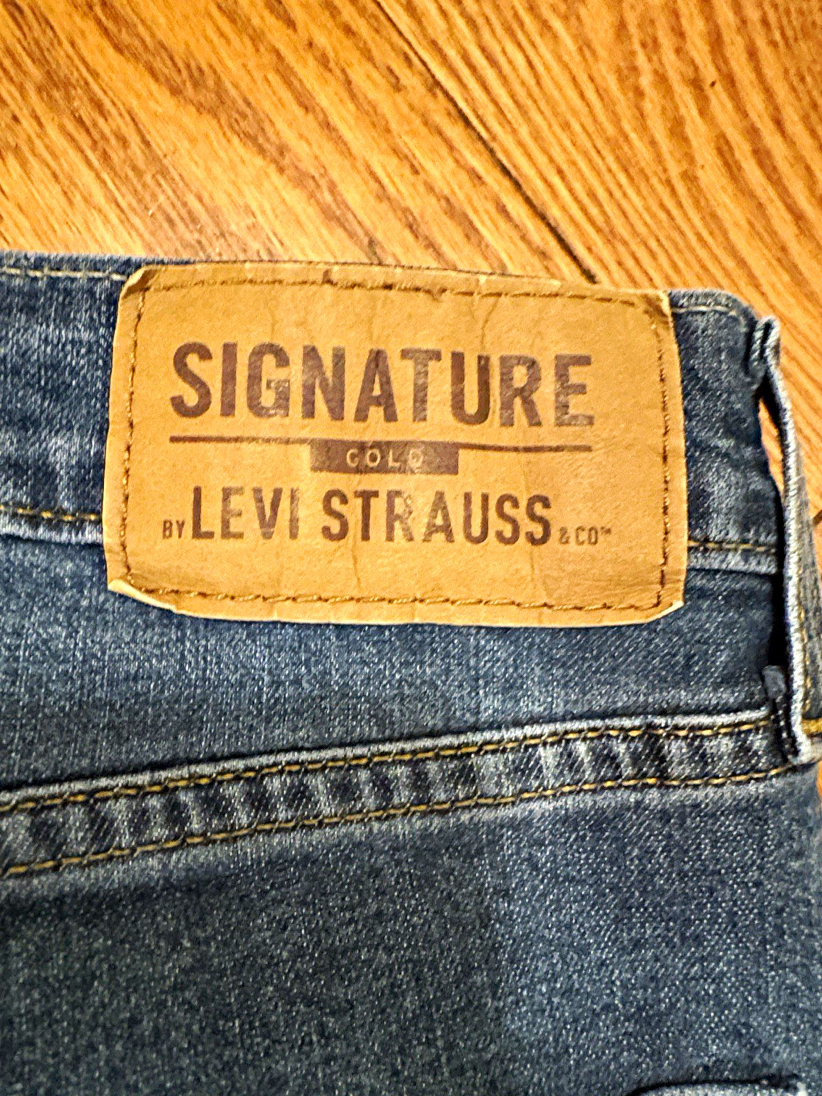 Signature by Levi Strauss & Co. Gold Men’s Blue Denim Slim Straight Jeans Signature by Levi Strauss & Co. Gold Men’s Blue Denim Slim Straight Jeans