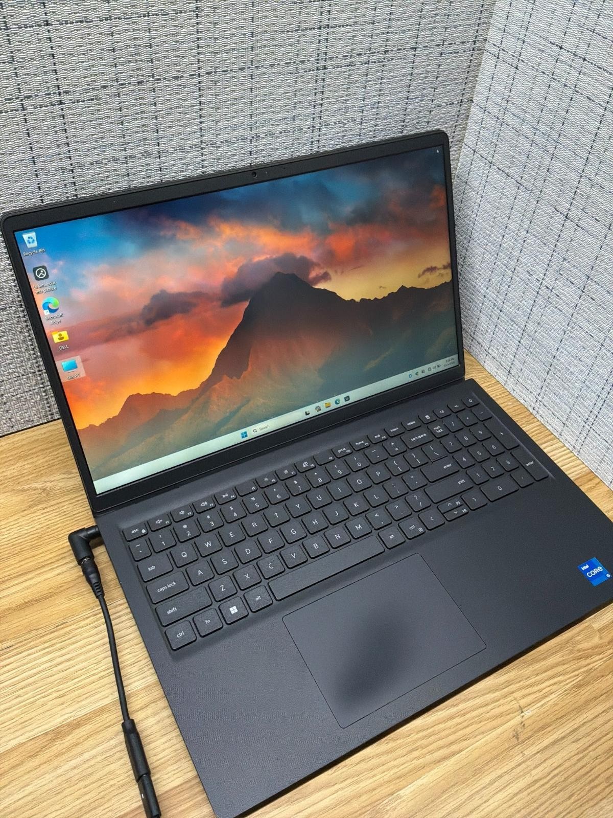 Dell Vostro 3510 i5-1135G7 8GB RAM 256GB SSD Win 11 Pro Laptop