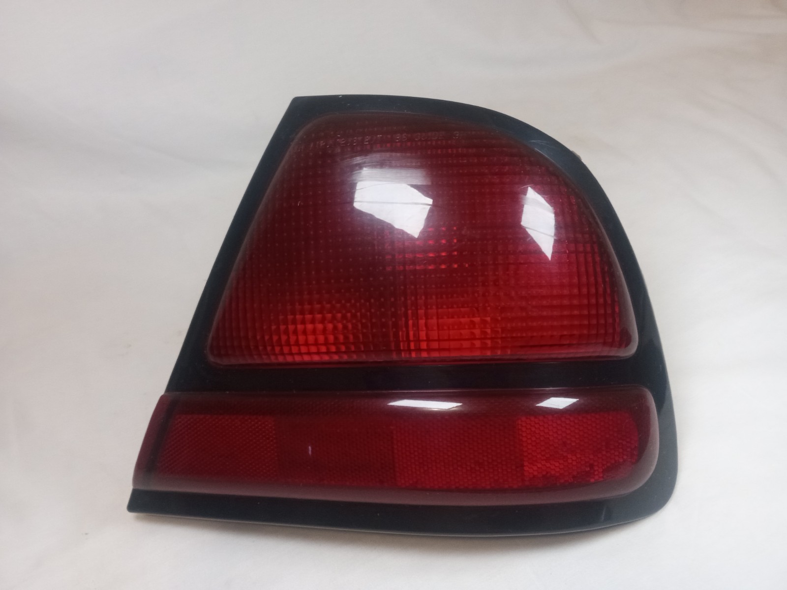 1996-1999 Oldsmobile Eighty Eight 88 Right RH Passenger Tail Light 16515672 OEM
