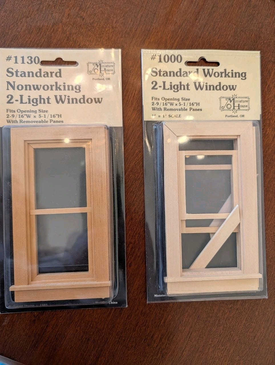 Miniature House #1000 & #1130 Standard 2 Light Dollhouse Windows NOS Pair New