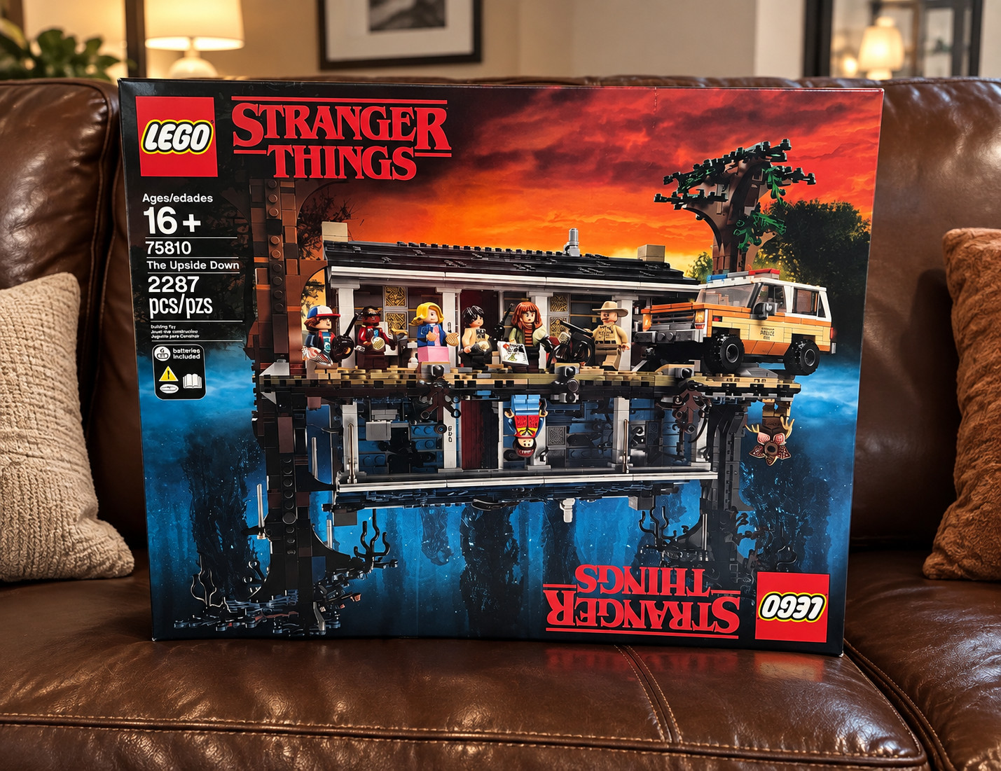 LEGO Stranger Things The Upside Down 75810 LEGO Stranger Things The Upside Down 75810