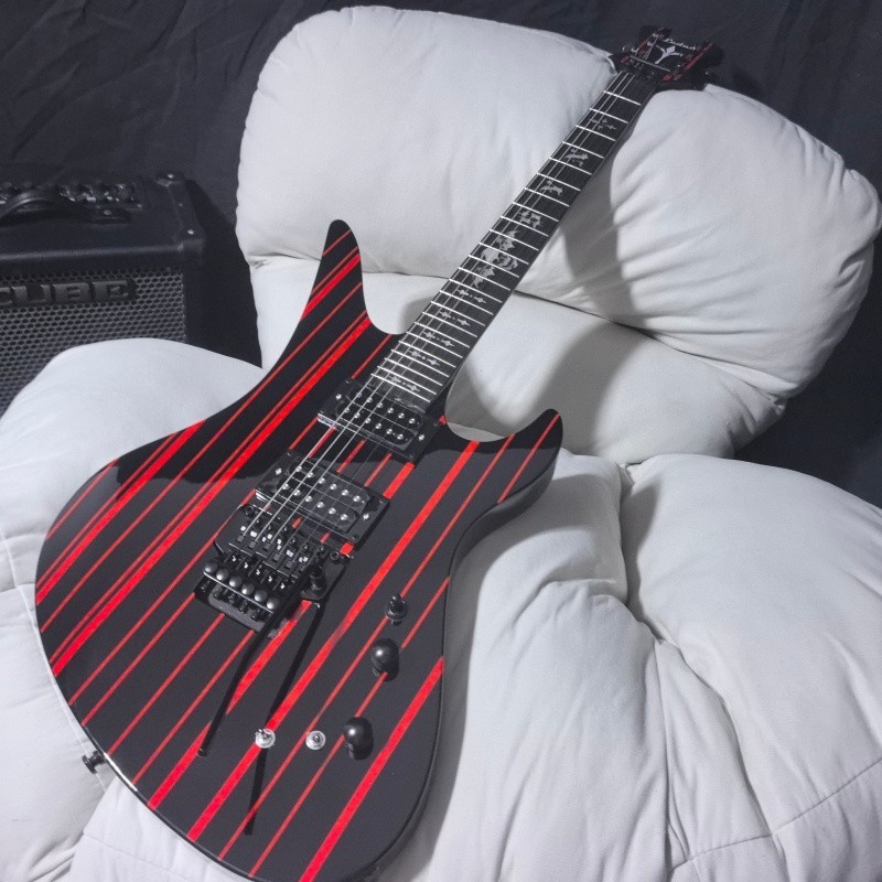 Syn Gates electric guitar red strips tremolo bridge Rounded fret Edge Syn Gates electric guitar red strips tremolo bridge Rounded fret Edge