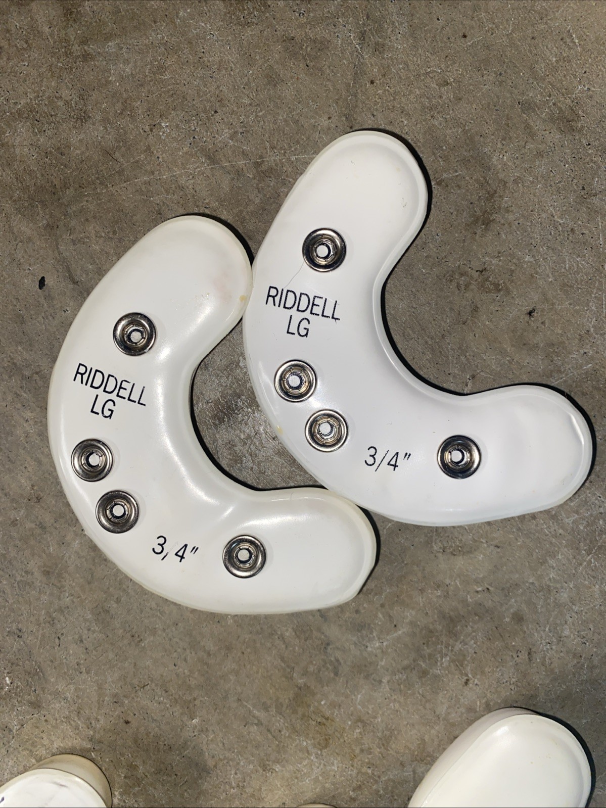 Vtg Used Worn Riddell Football Helmet Jaw Pads 5/8” Medium Adult Youth Schutt Vtg Used Worn Riddell Football Helmet Jaw Pads 5/8” Medium Adult Youth Schutt