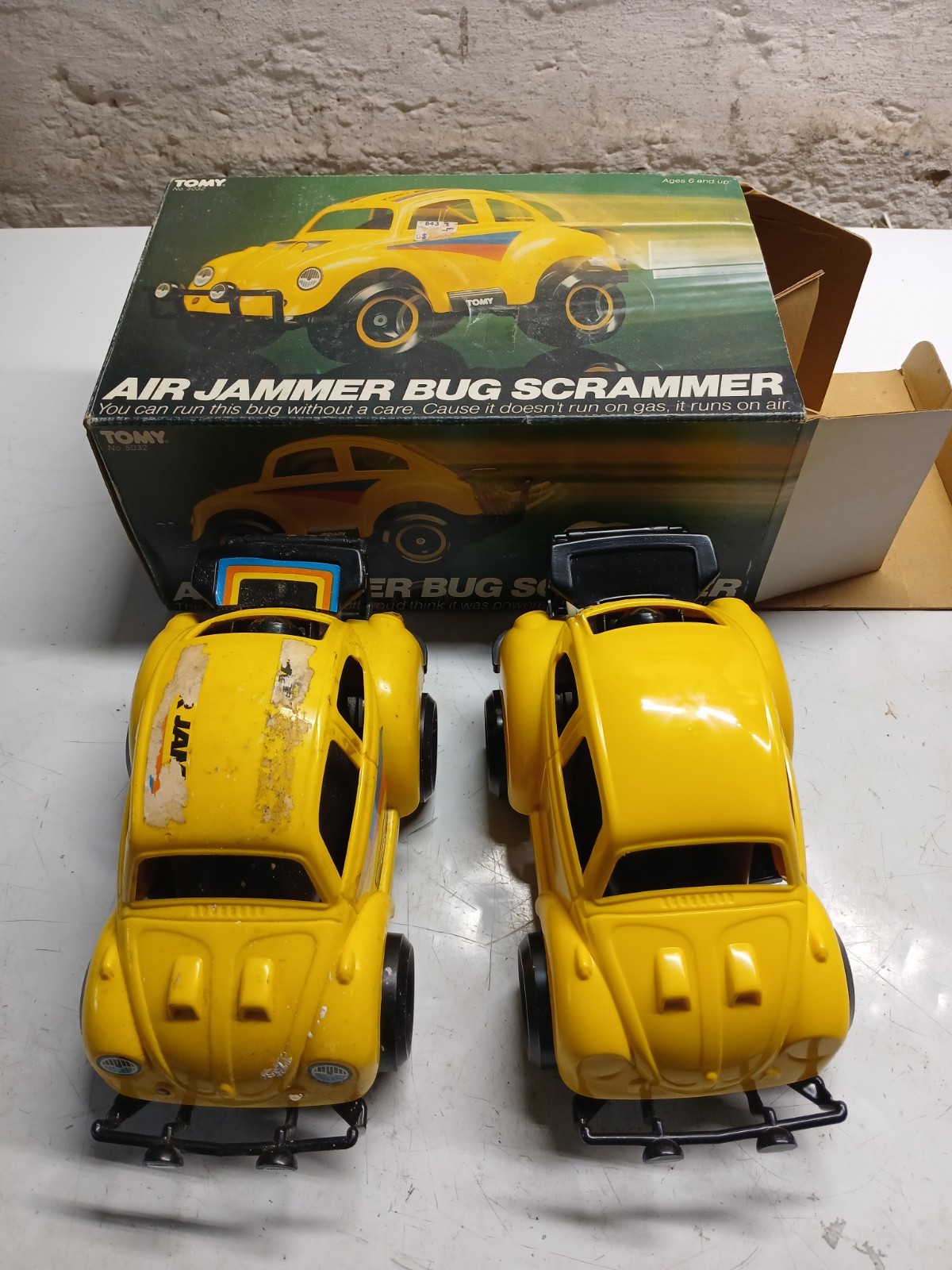 1982 Tomy Air Jammer Bug Scrammer Air Powered (Never Assembled) and extra car