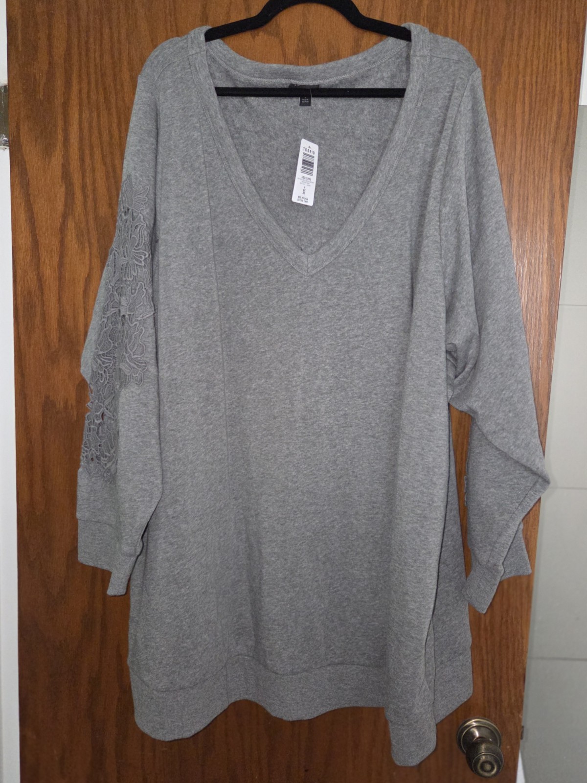 Torrid 5 5x Thick Grey Lace Sleeve Cutouts Deep V Neck Sweater Top SUPER SOFT Torrid 5 5x Thick Grey Lace Sleeve Cutouts Deep V Neck Sweater Top SUPER SOFT