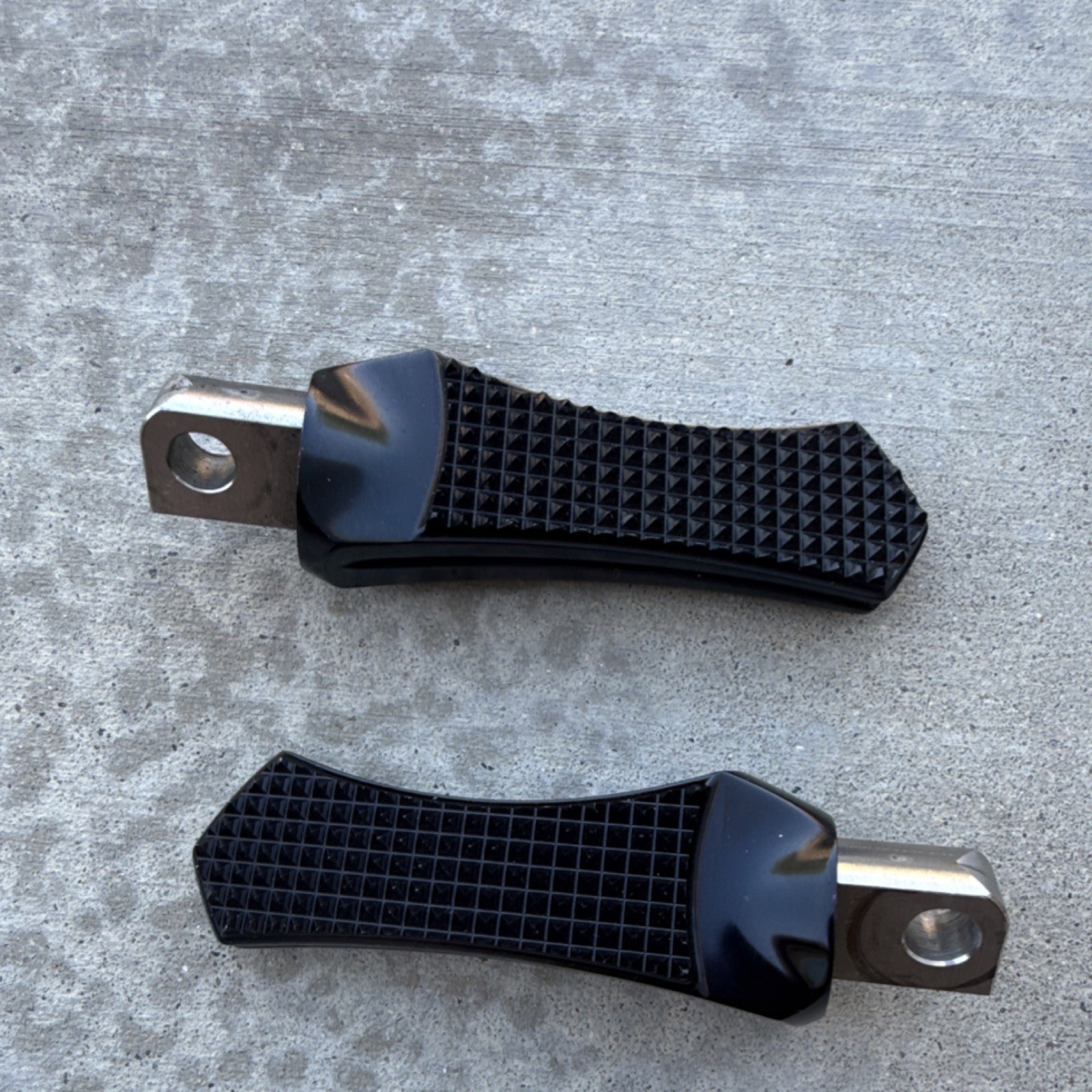 Vity’s Design Diamond Rear Passenger Pegs