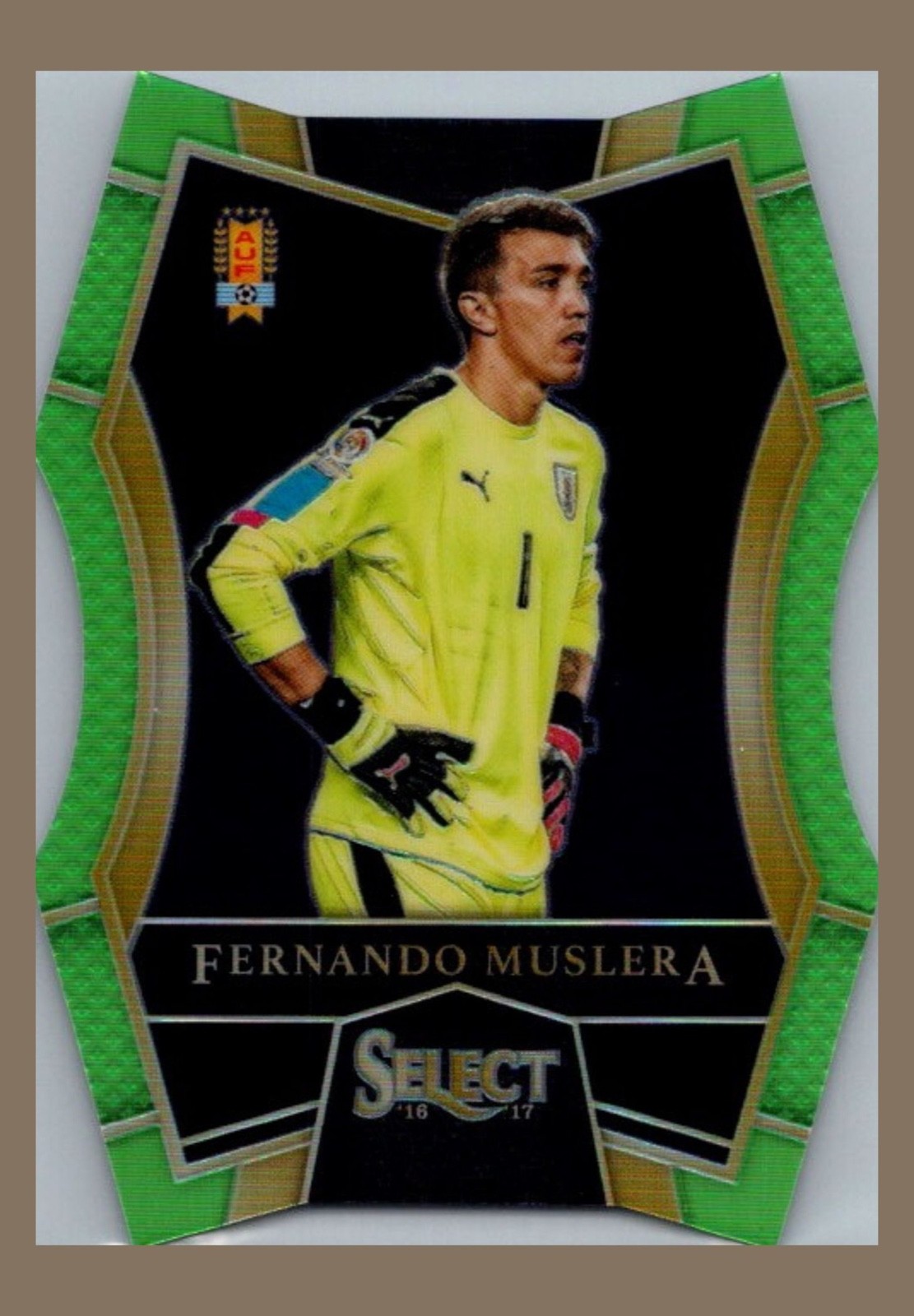 2016-17 Panini Select #162 Fernando Muslera 43/60 Neon Green Prizm Die-Cut 2016-17 Panini Select #162 Fernando Muslera 43/60 Neon Green Prizm Die-Cut