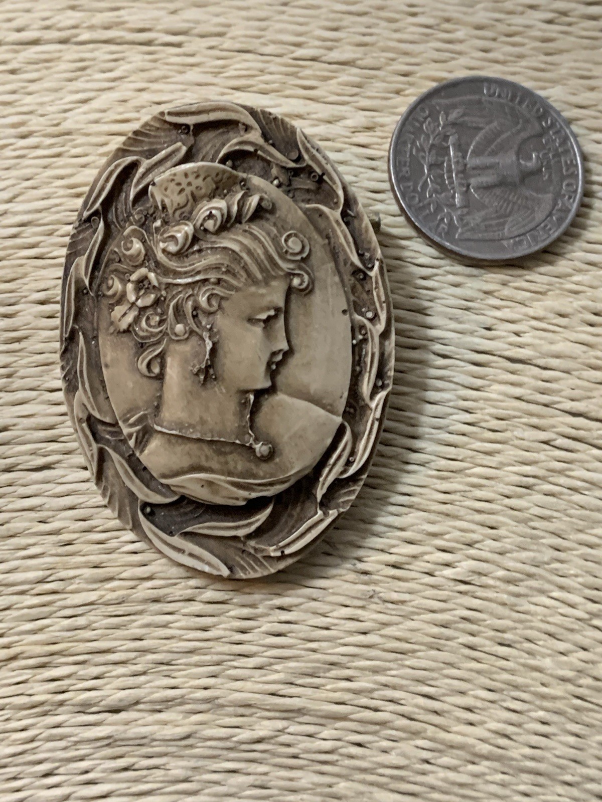 ANTIQUE OVAL HAND CARVED LAVA CAMEO  PORTRAIT COSTUME PIN BROOCH