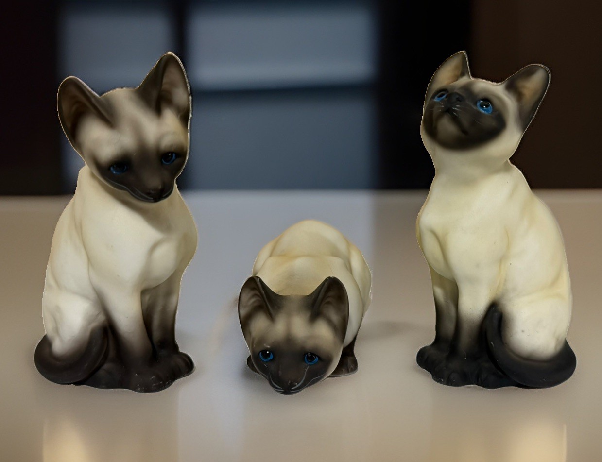 Siamese Cat Figurines Set of 3 Cream & Brown Vintage Blue Eyed