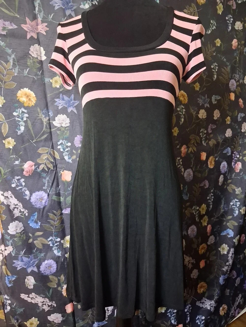 Vintage Y2K BCBG Black and Pink Striped Scoop Neck Swing Dress size medium