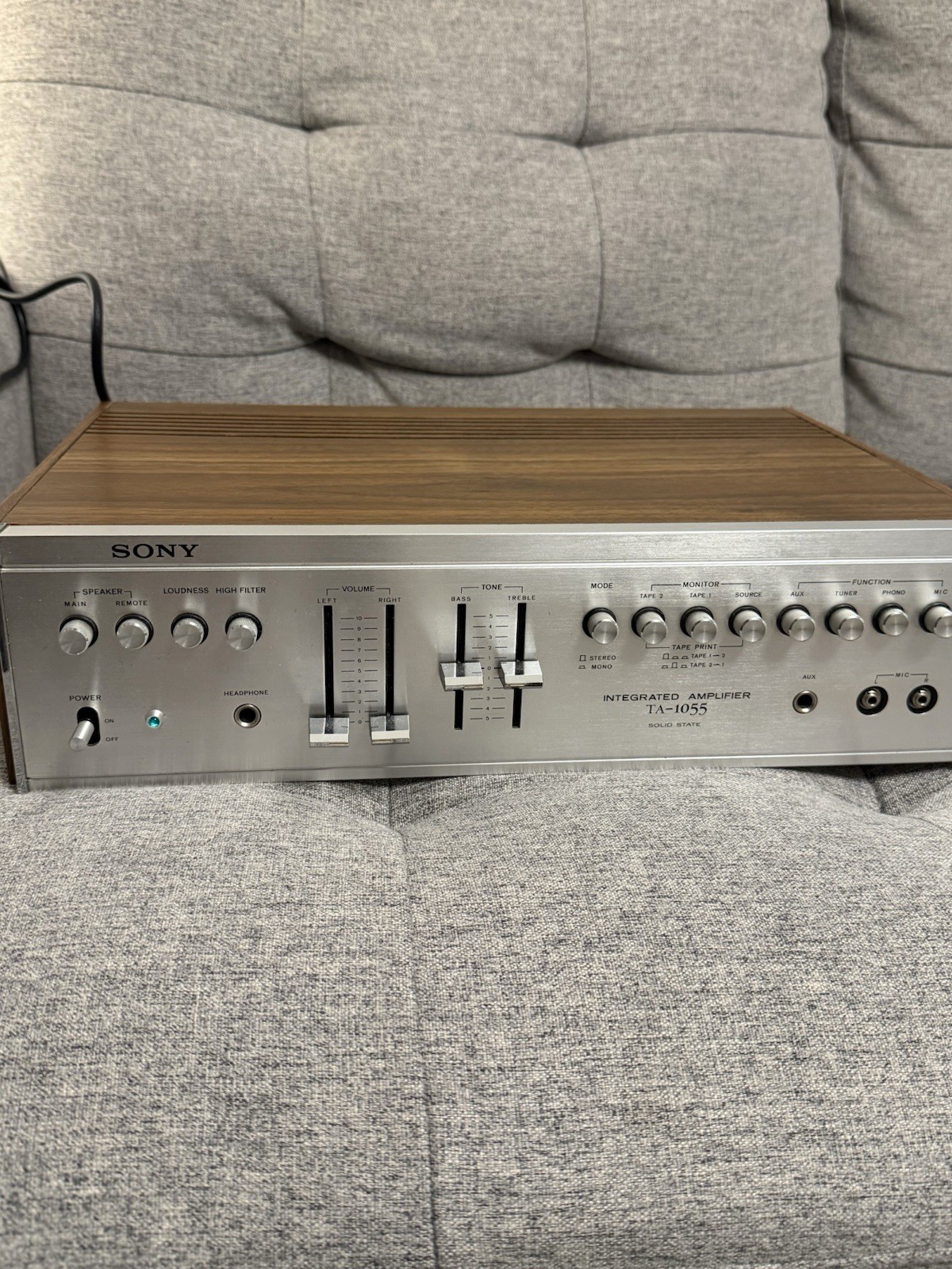 SONY TA-1055A integrated amplifier W/power Cord Tested Works