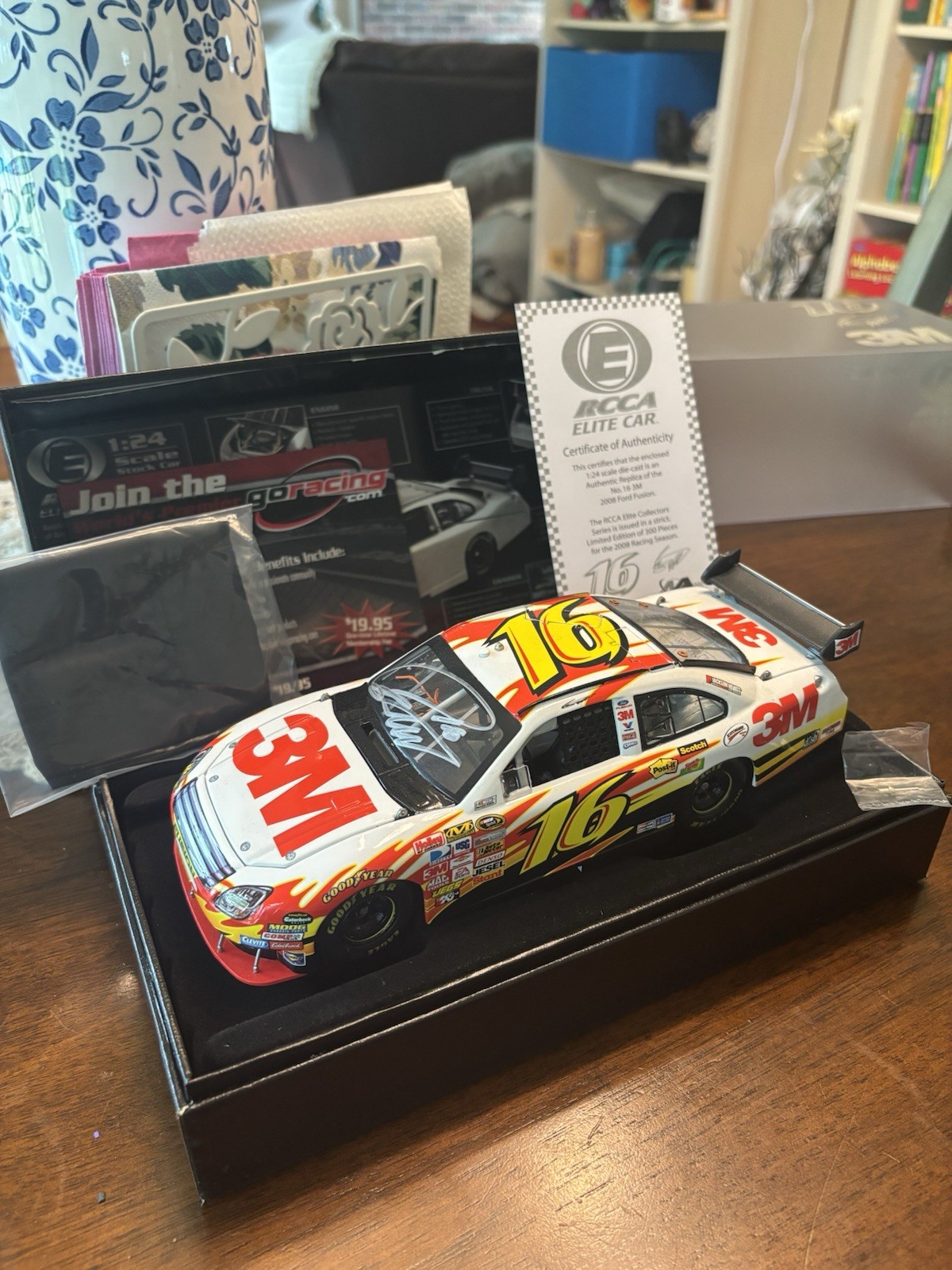 2008 Greg Biffle 3M RCCA Elite Autographed Die-cast 1/24 #265/300 2008 Greg Biffle 3M RCCA Elite Autographed Die-cast 1/24 #265/300