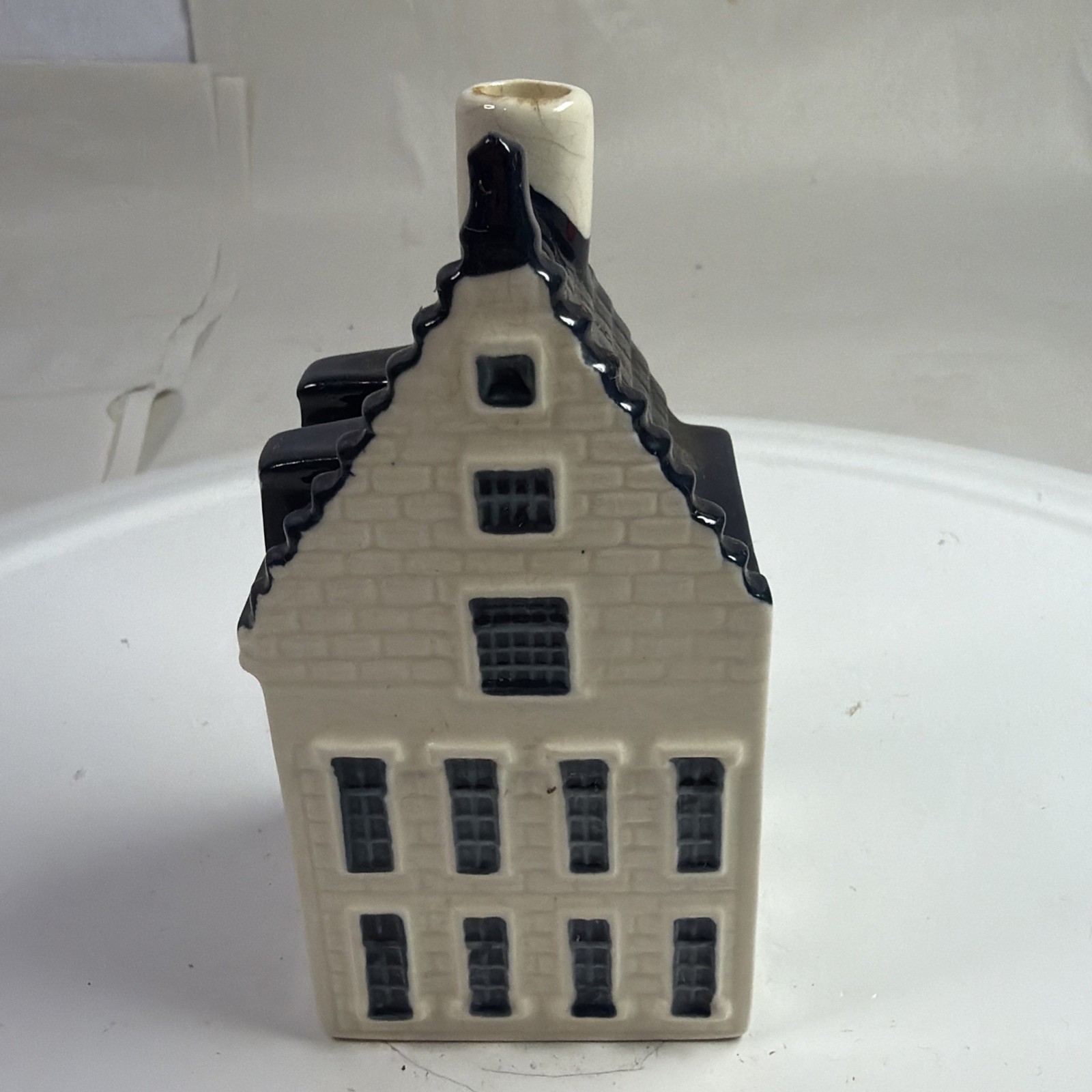 KLM Bols Blue Delft House #77 Empty Bottle