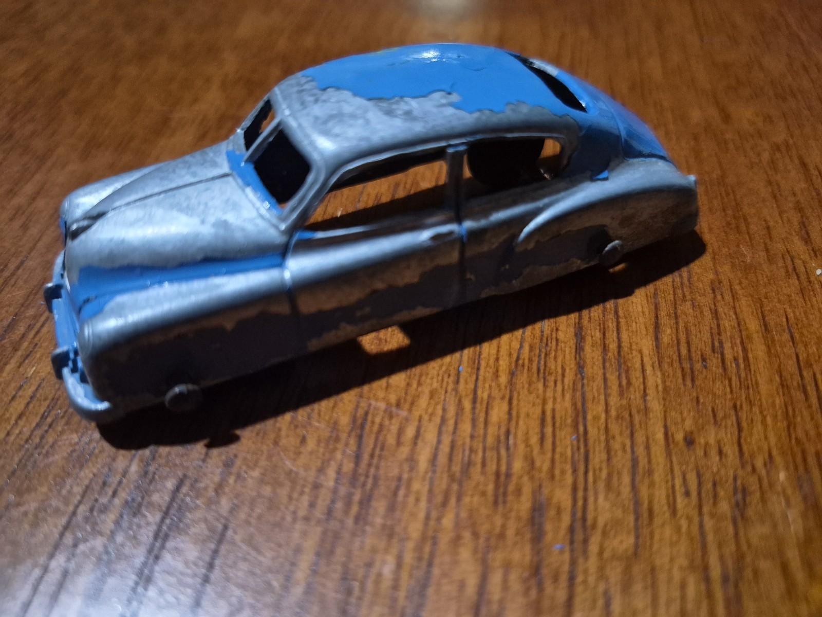 Vintage Tootsietoy Blue 4 Door Sedan Diecast Toy Car Made in USA 1940s 1950s