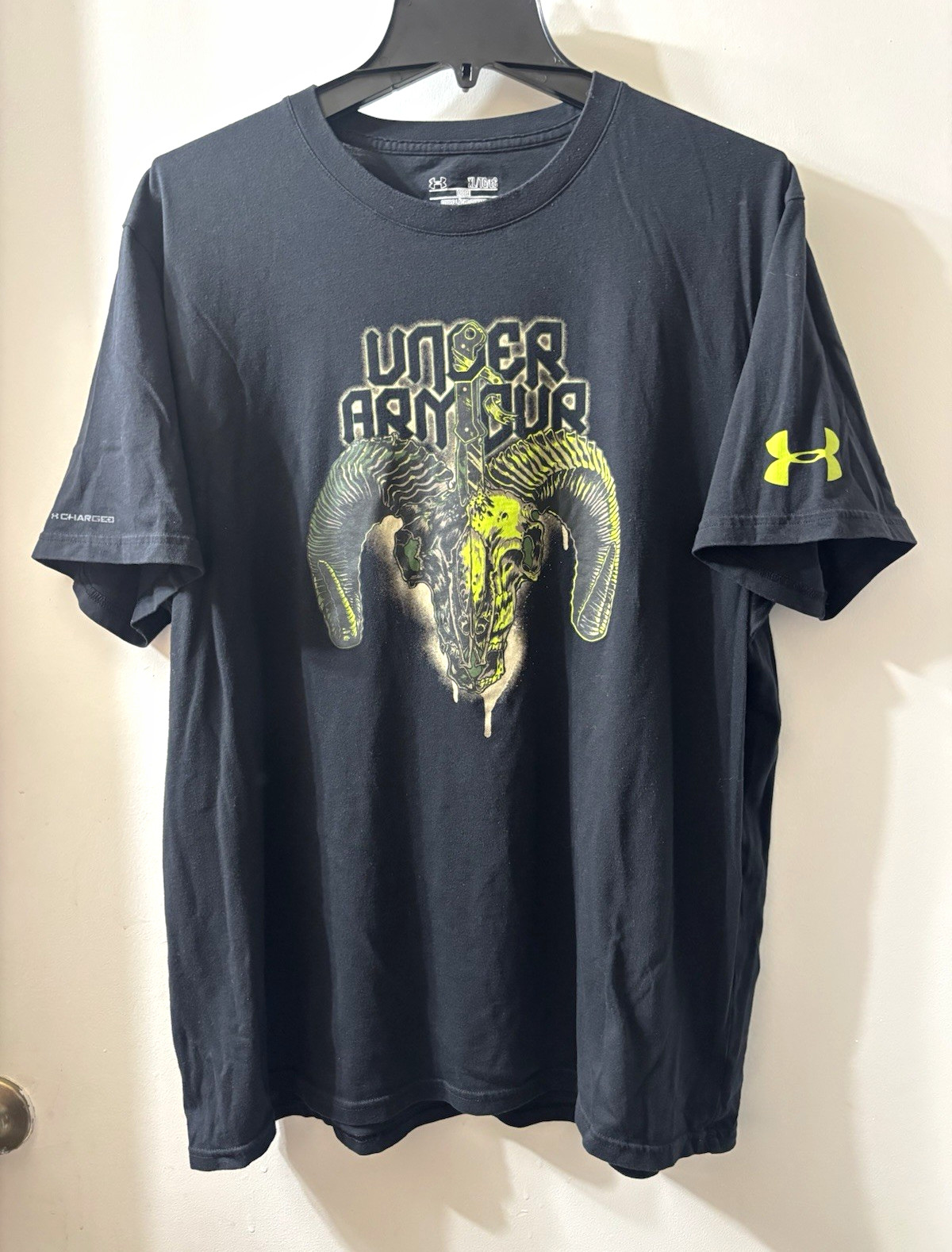 Under Armour HeatGear Men\'s Black Graphic Logo Crew Neck Short Sleeve Tee XL Under Armour HeatGear Men\'s Black Graphic Logo Crew Neck Short Sleeve Tee XL