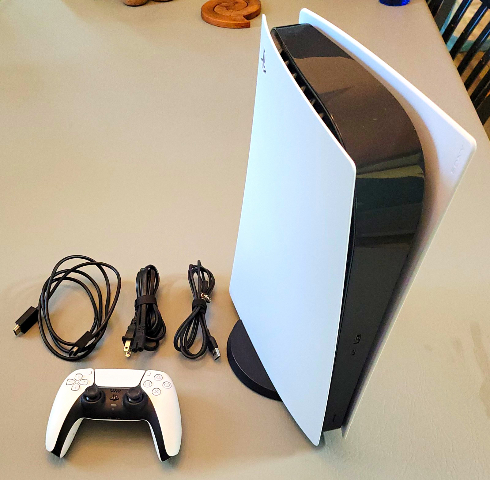 Sony PS5 Digital Edition w/ Controller, Stand Sony PS5 Digital Edition w/ Controller, Stand