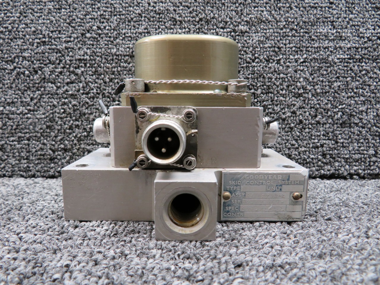 A9542732-2 (Alt: A9542752-2) Goodyear Skid Control System Valve