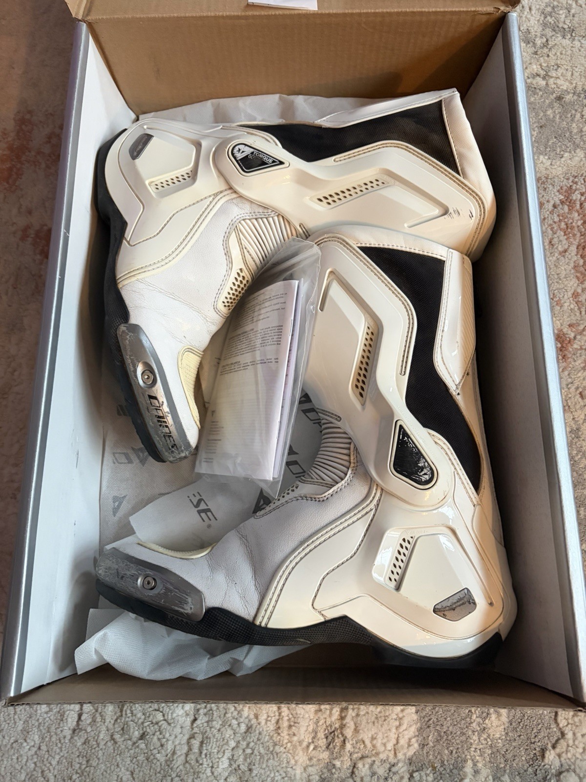 Dainese Torque 3 Out Motorcycle Boots White Size 9 US/42 EU Dainese Torque 3 Out Motorcycle Boots White Size 9 US/42 EU