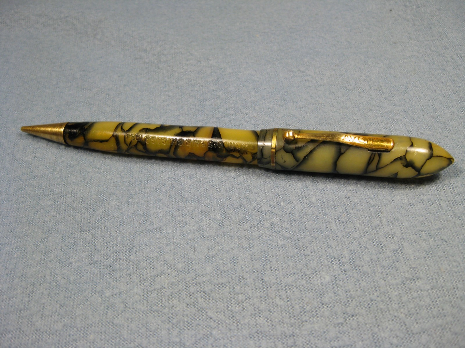 Rare Vintage 1934 Chicago World\'s Fair Avon Fountain Pen / Pencil Gold Plate tip Rare Vintage 1934 Chicago World\'s Fair Avon Fountain Pen / Pencil Gold Plate tip