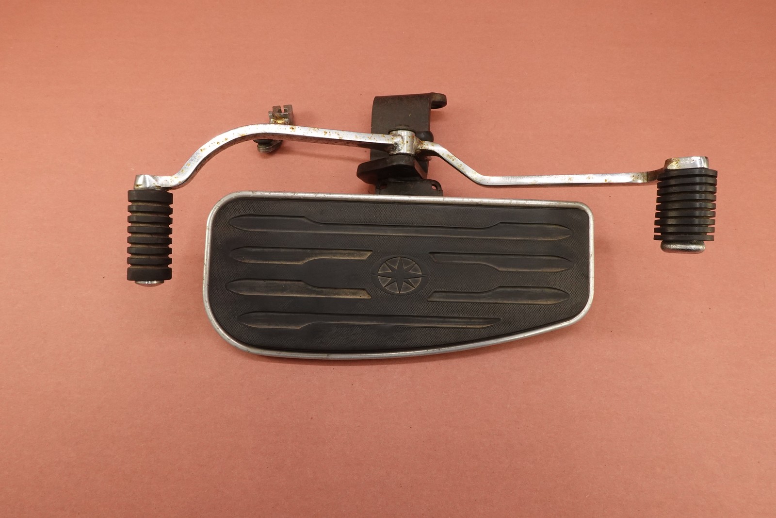 1999-2009 Yamaha VStar 1100 V Star XVS1100 Front Left Floor Foot Board Shifter