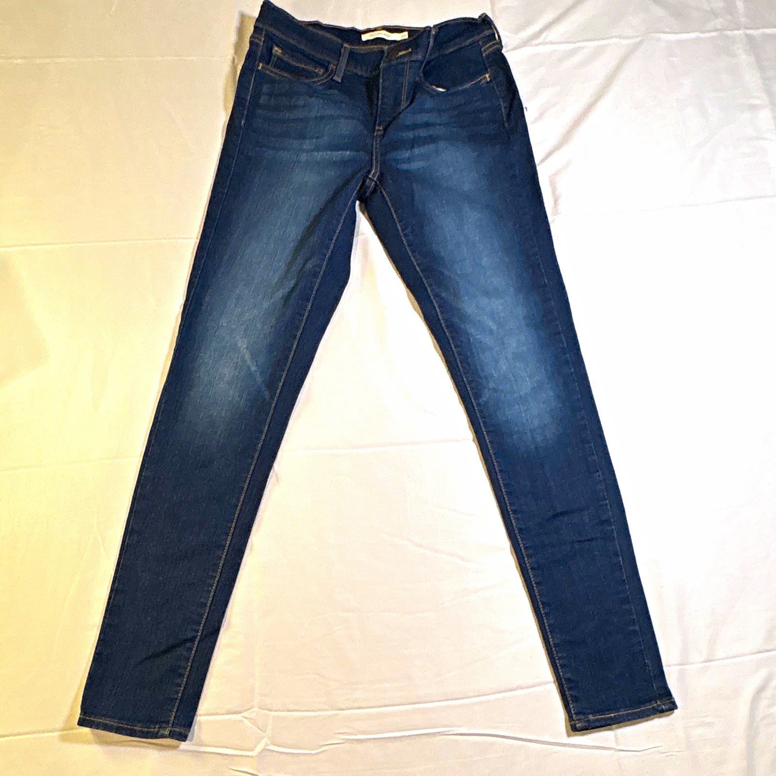 Levi\'s Women\'s Skinny Jeans Size 29 Dark Wash Blue Denim 5-Pocket Logo