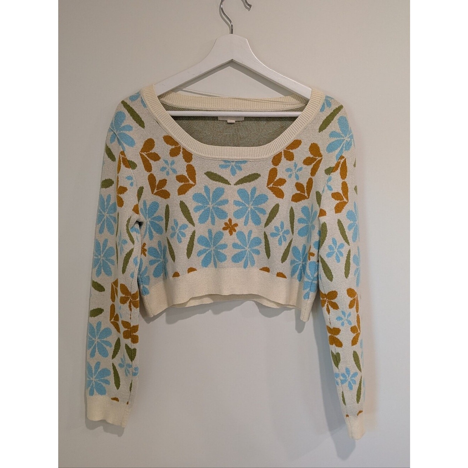 La Hearts Cropped Knit Sweater with Blue & Brown Floral (Size Small) Kidcore Y2K