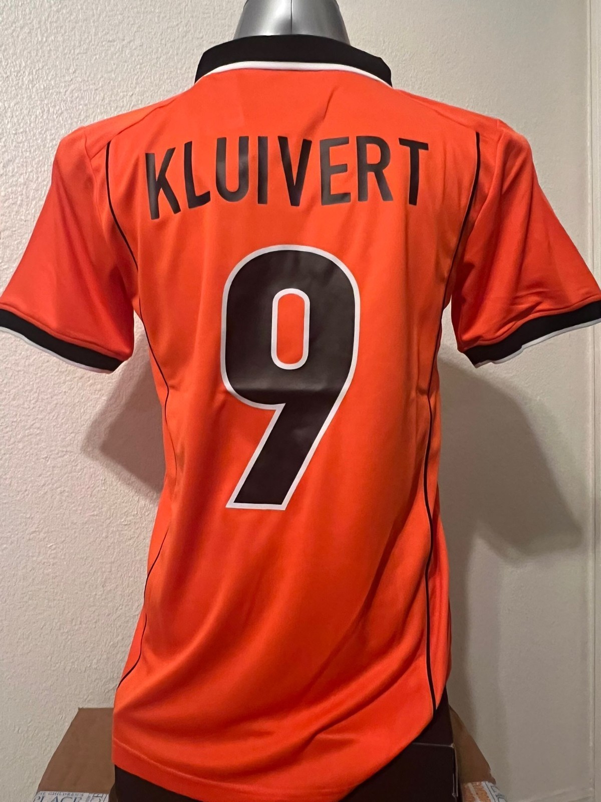 Kluivert #9 Netherlands 1998 World Cup Retro Soccer Jersey Size L / XL