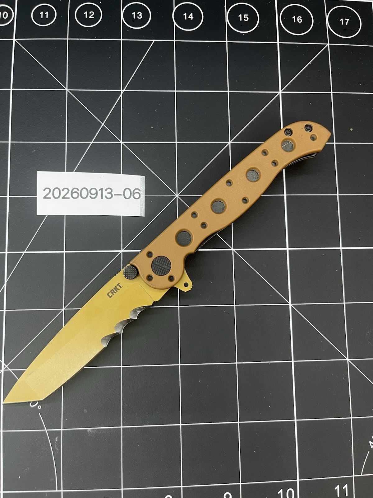 CRKT M16-10DZ Carson Flipper Combo Tanto Desert Tan Handle Folding Knife - Great CRKT M16-10DZ Carson Flipper Combo Tanto Desert Tan Handle Folding Knife - Great