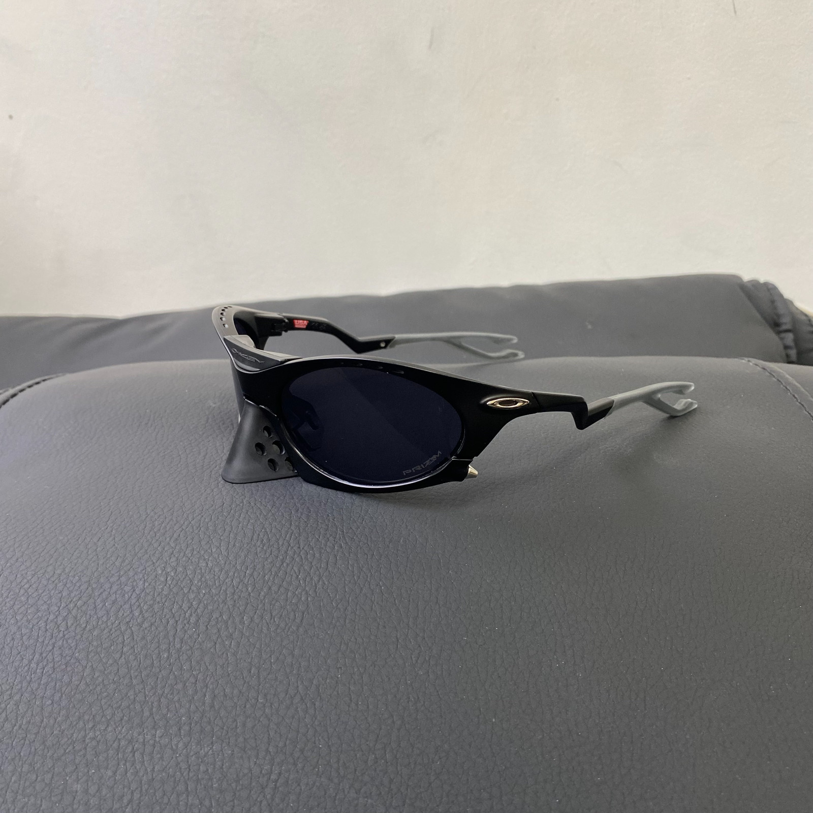 Oakley Plantaris OO9437 Polarized Sunglasses Y2K Matte Black Frames Vintage