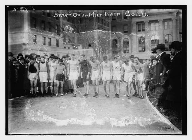 Photo:Columbia University New York 1910s 10 Mile Race Start Track Runners