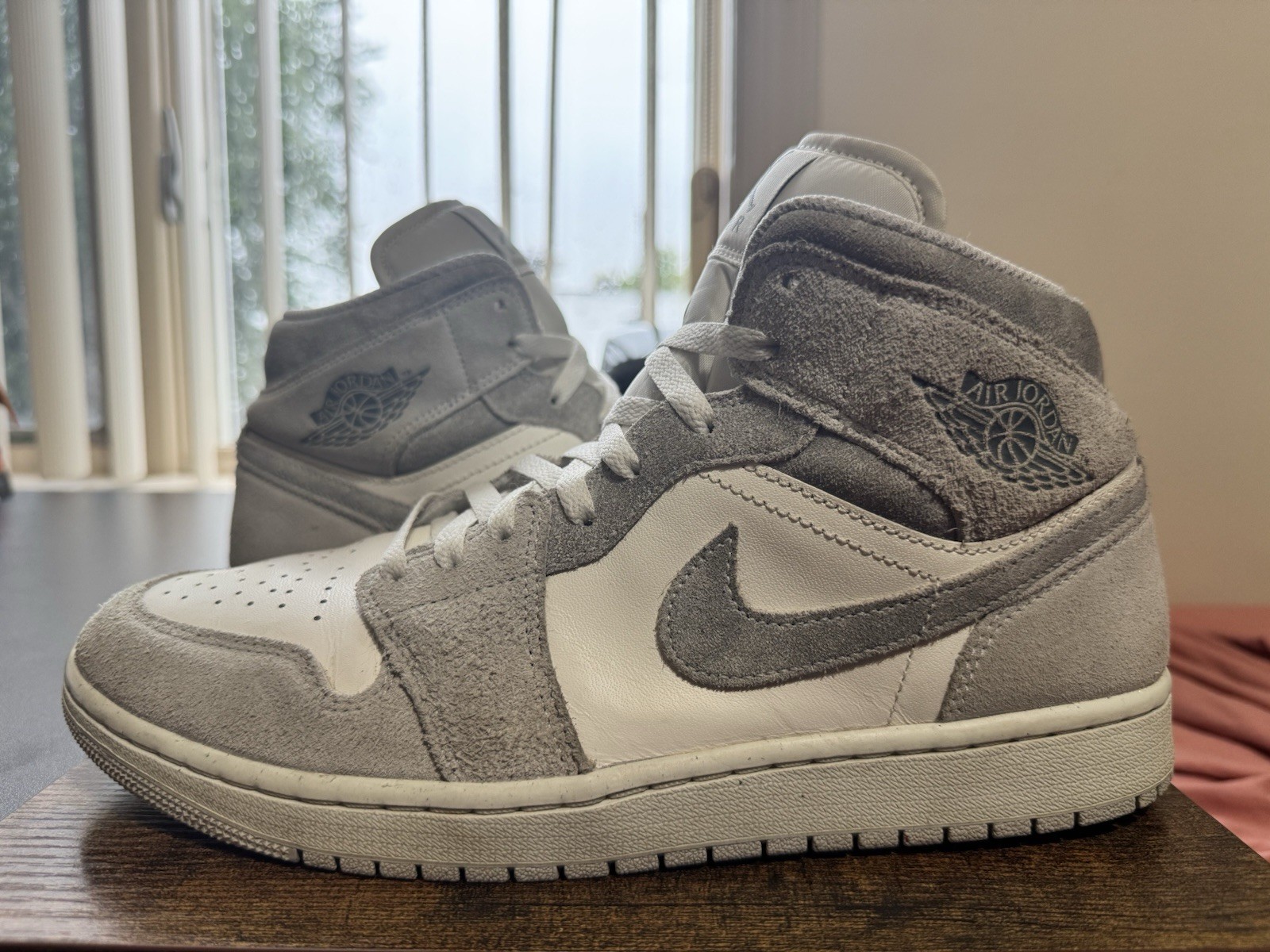 Size 10 - Air Jordan 1 SE Mid Neutral Grey Sail