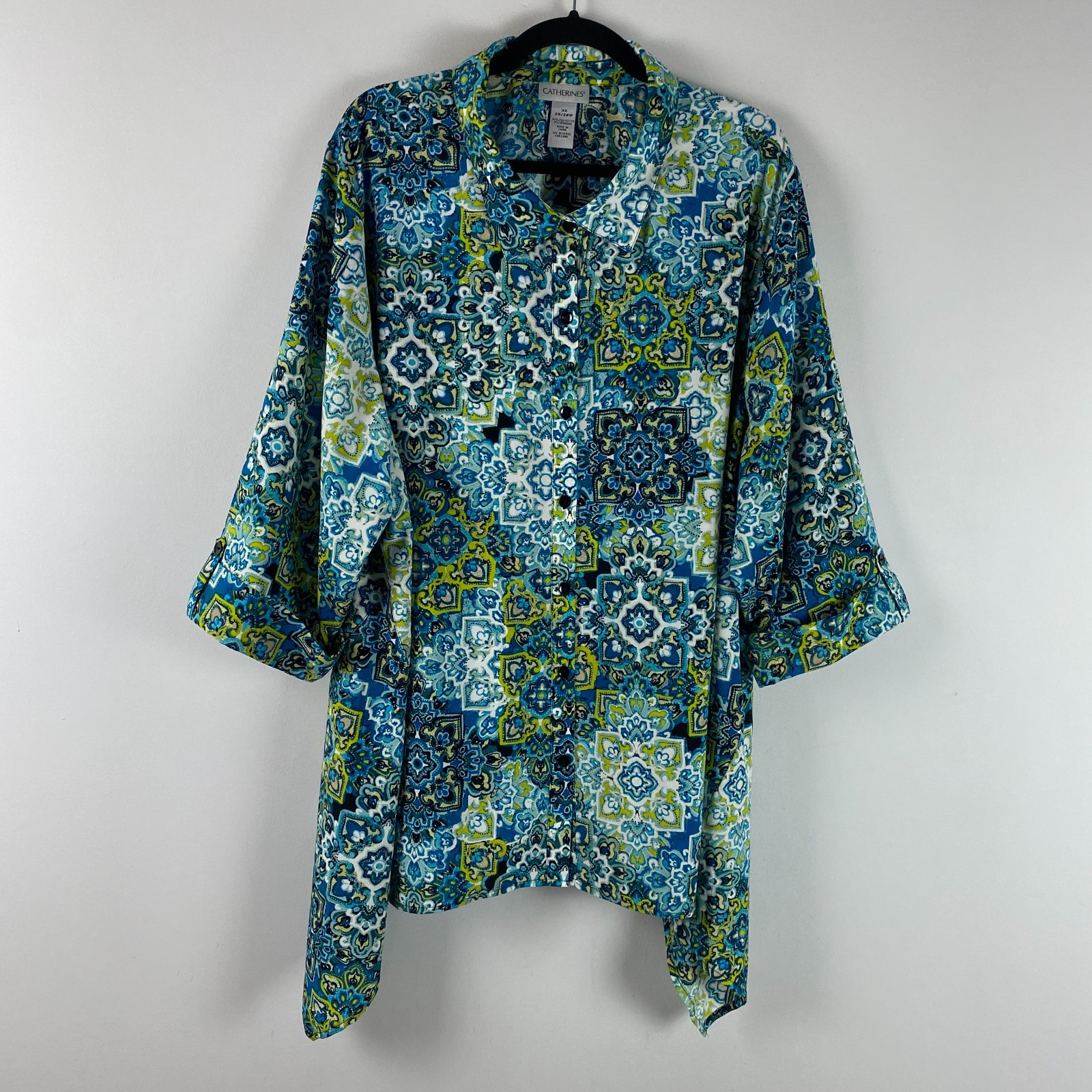 Catherines Button Up Tunic Shirt Size 3X Sharkbite Hem 3/4 Sleeves Medallion