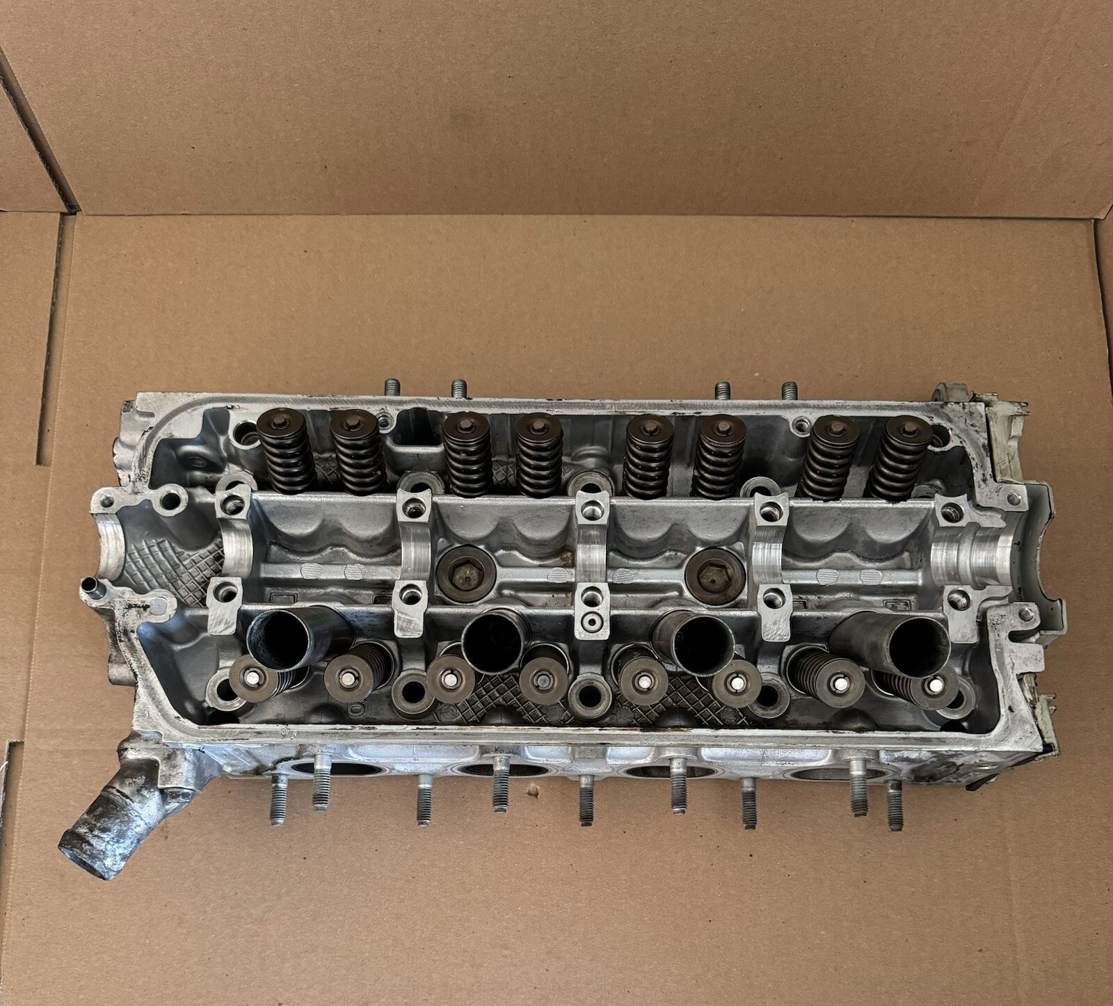 1996 1997 1998 1999 2000 HONDA CIVIC CYLINDER HEAD BARE D16Y8 VTEC P2P P2F 1996 1997 1998 1999 2000 HONDA CIVIC CYLINDER HEAD BARE D16Y8 VTEC P2P P2F