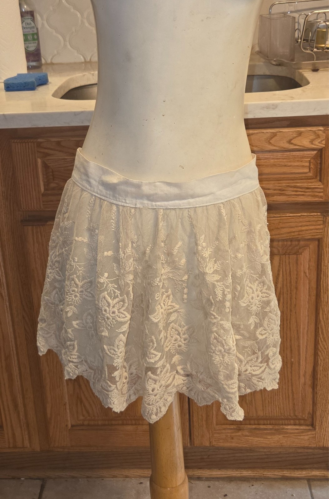 Antique White Lace Ladies\' Decorative Apron, Possibly Victorian or Edwardian
