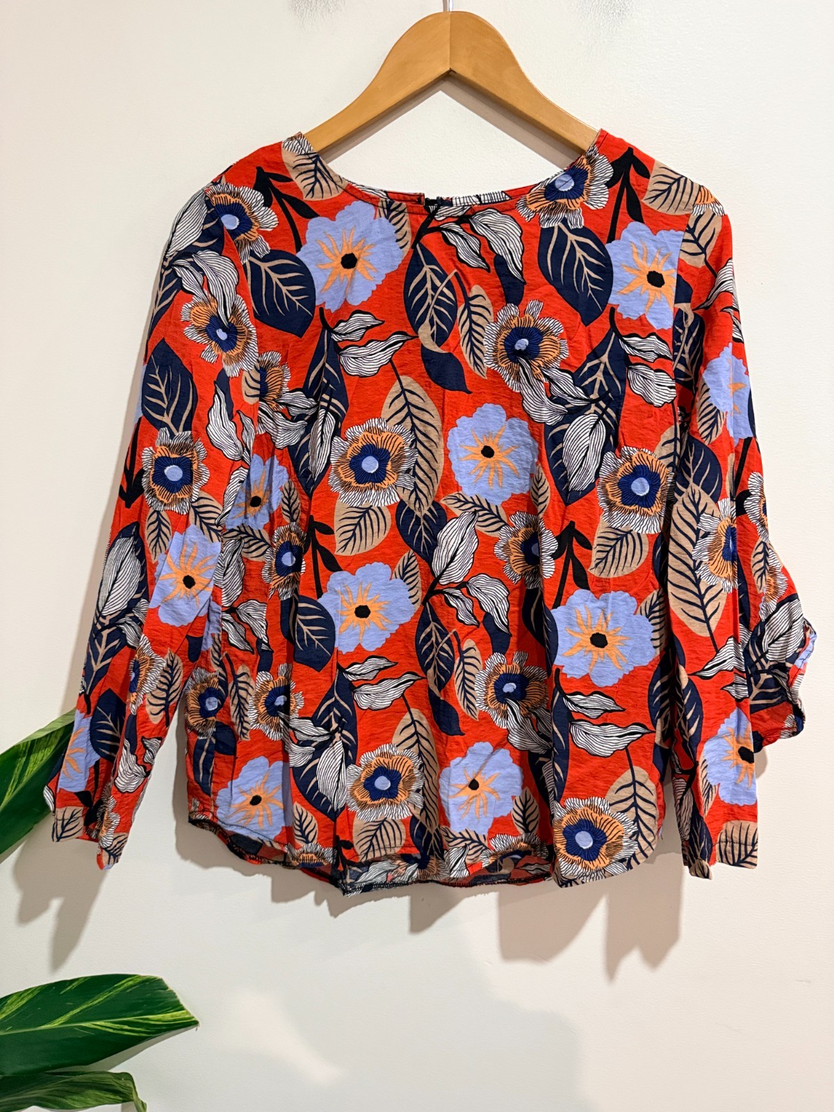 Seduce (NZ Made) Long-sleeve Floral Top Size 10 Seduce (NZ Made) Long-sleeve Floral Top Size 10