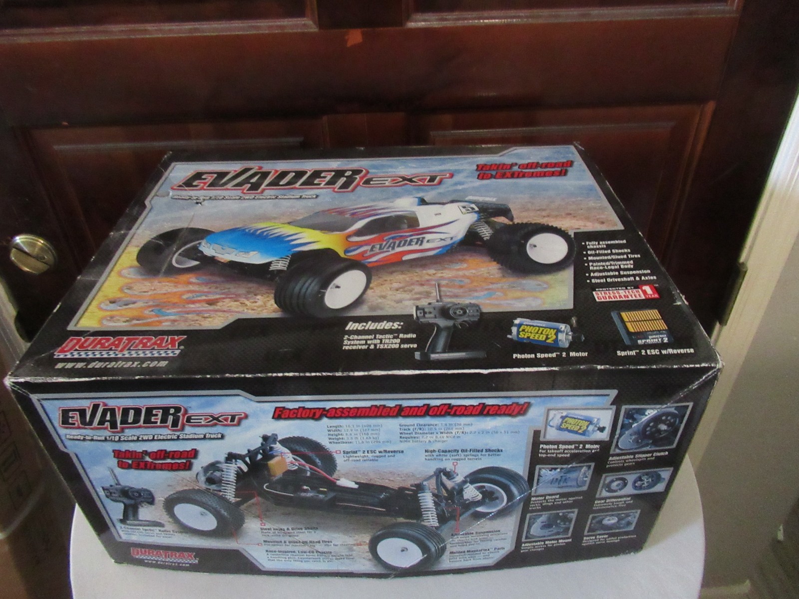 Duratrax 1/10 Electric Evader ext ST Stadium truck with box