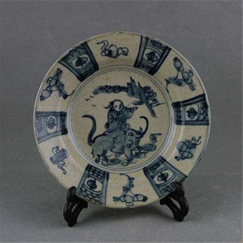 Ancient Chinese Ming Dynasty Antique Blue and White Porcelain Ancient Chinese Ming Dynasty Antique Blue and White Porcelain