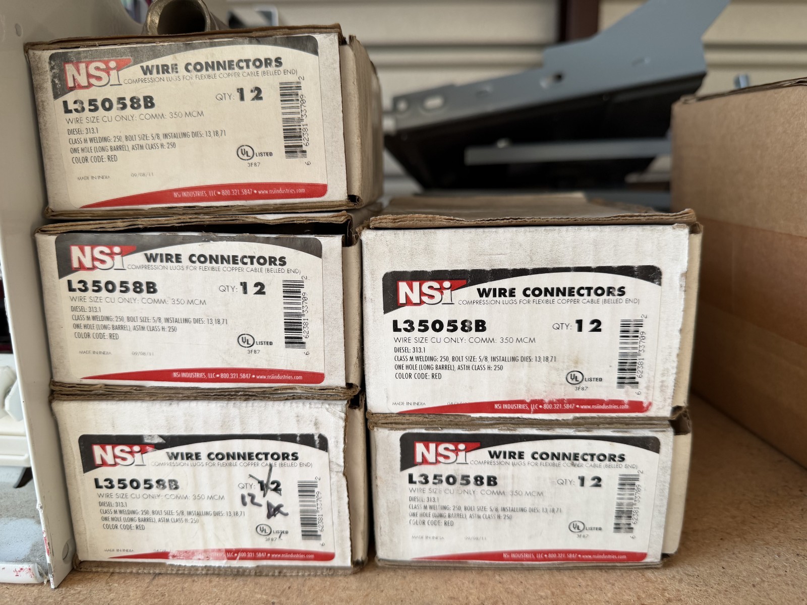 NSI L35058B 5/8 350 MCM Compression Lugs for Copper Cable (Belled End) - wrnty