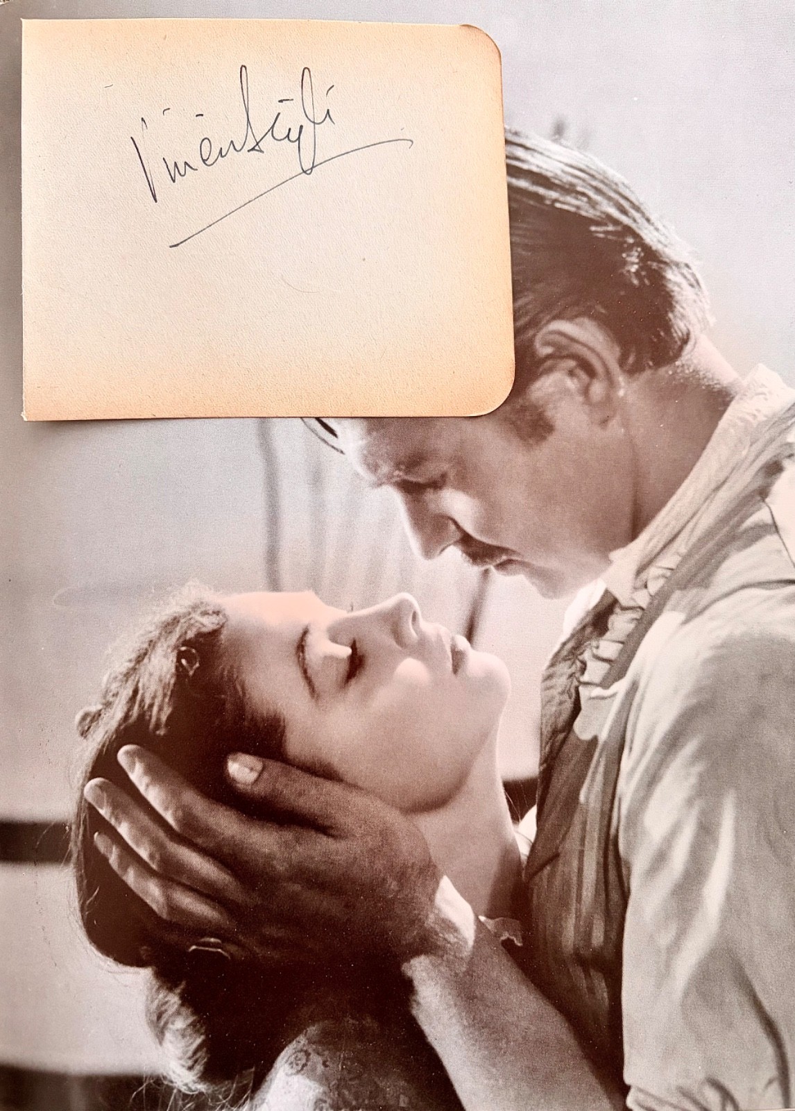 VIVIEN LEIGH /GONE WITH THE WIND / A STREET CAR NAMED DESIRE / GENUINE AUTOGRAPH