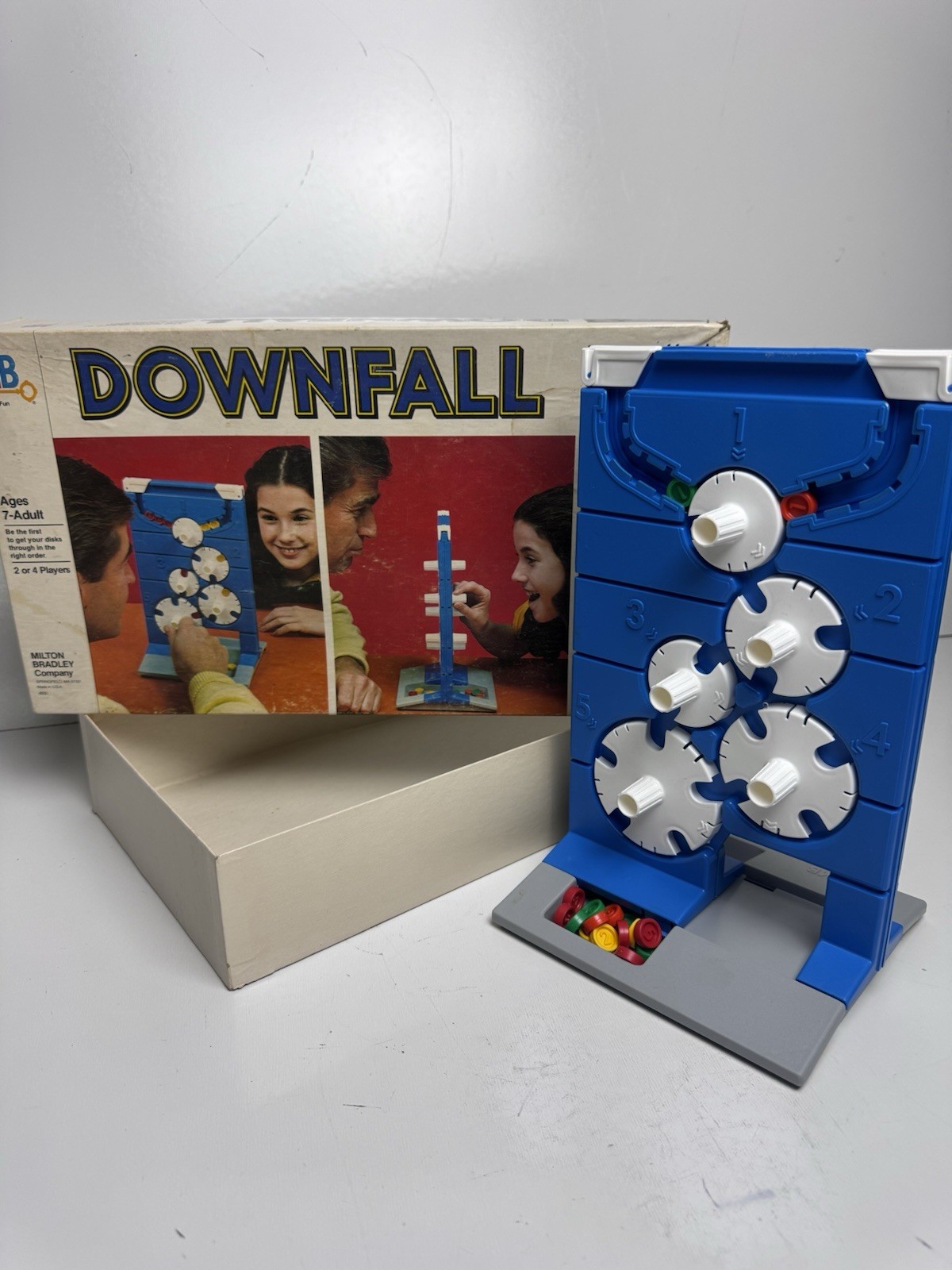 VINTAGE 1979 MILTON BRADLEY DOWNFALL GAME - COMPLETE - 2 OR 4 PLAYER VINTAGE 1979 MILTON BRADLEY DOWNFALL GAME - COMPLETE - 2 OR 4 PLAYER