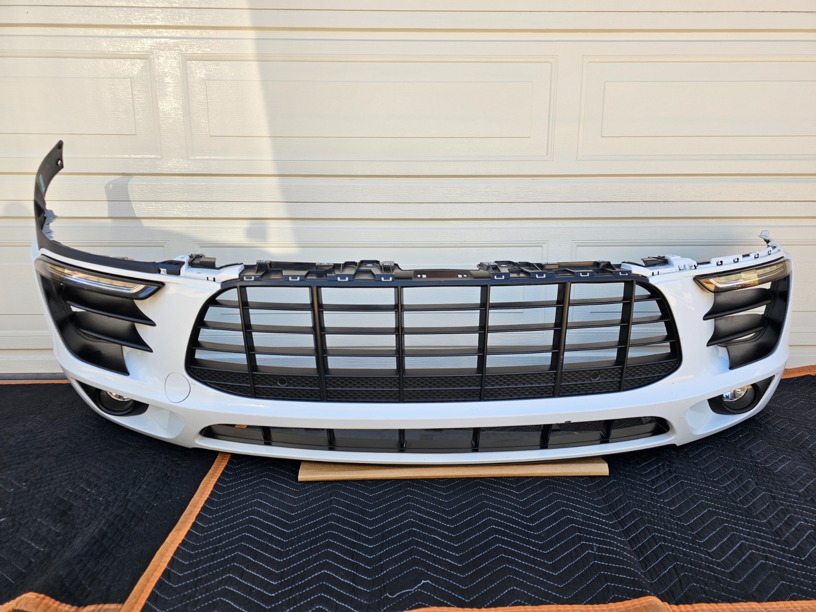 Porsche Macan OEM Front Bumper Assembly 2015 2016 2017 2018