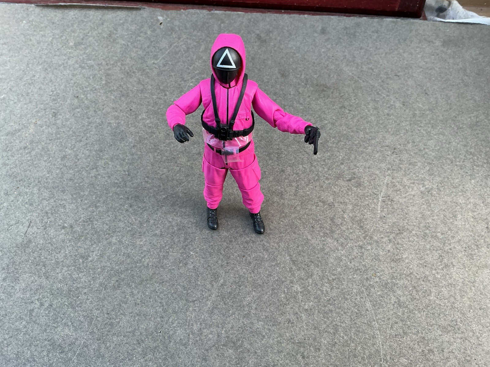 SHF-Squid Game Masked Worker READ DESCRIPTION SHF-Squid Game Masked Worker READ DESCRIPTION