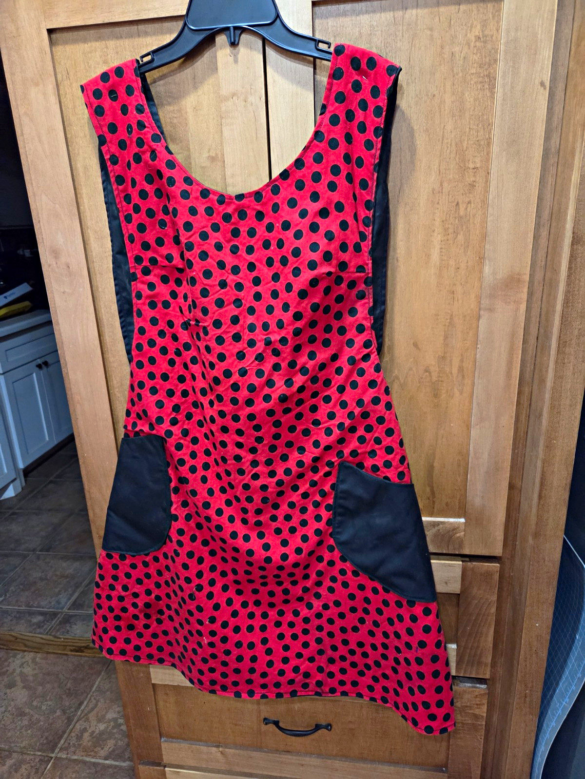 Handcrafted Vintage Cotton Cobbler Apron XL Red/Black Polka Dot Pockets