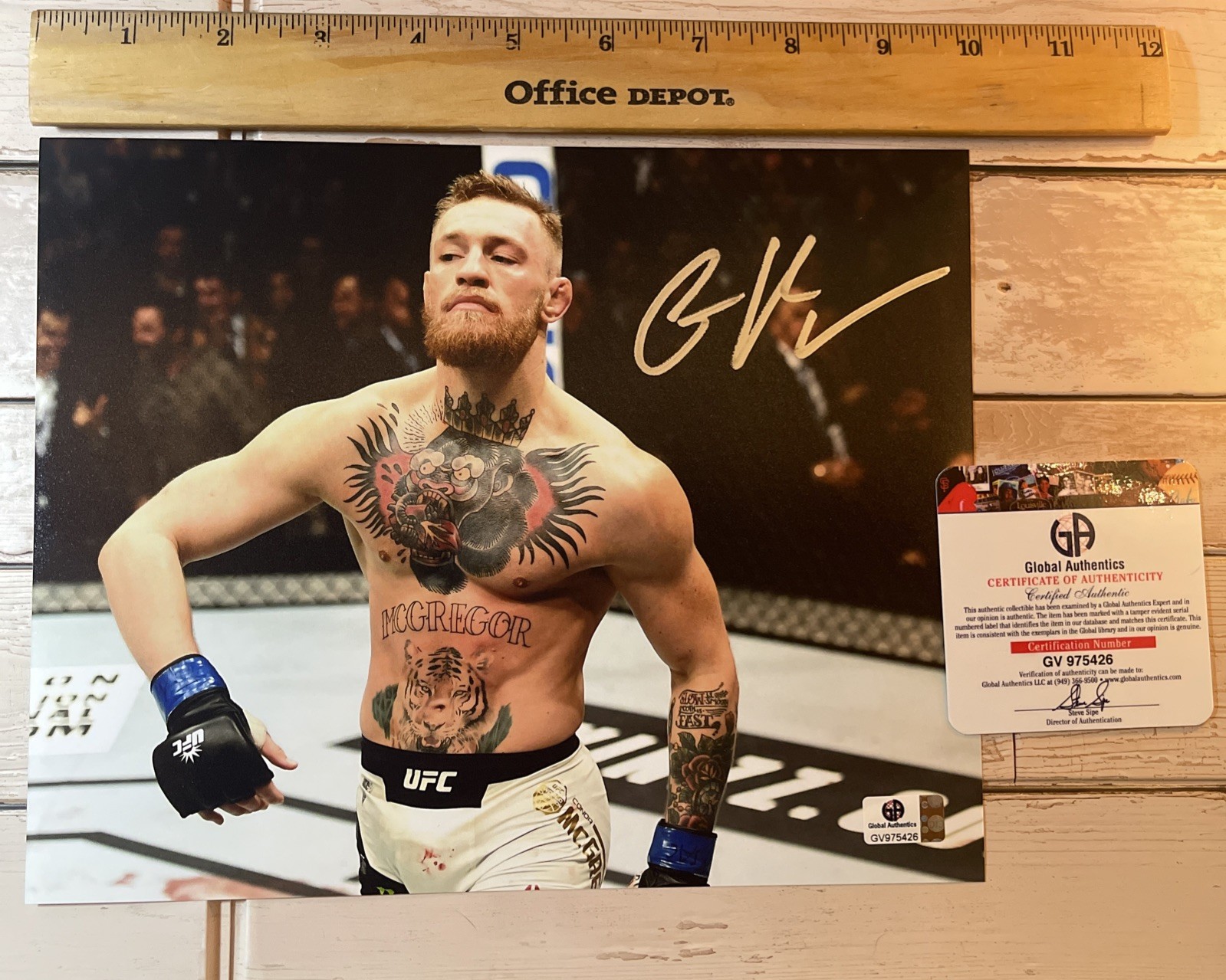 Hand Signed CONOR MCGREGOR 8X10 Photo MMA UFC Champ Famous Strut W / Coa Hand Signed CONOR MCGREGOR 8X10 Photo MMA UFC Champ Famous Strut W / Coa