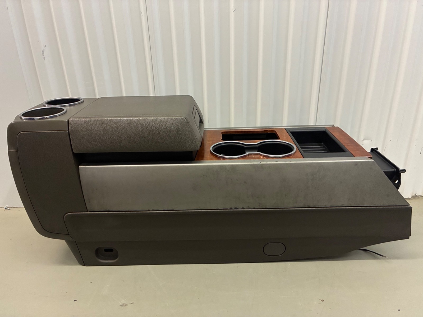 2007- 2017 FORD EXPEDITION - FRONT CENTER FLOOR CONSOLE  - OEM  - Gray