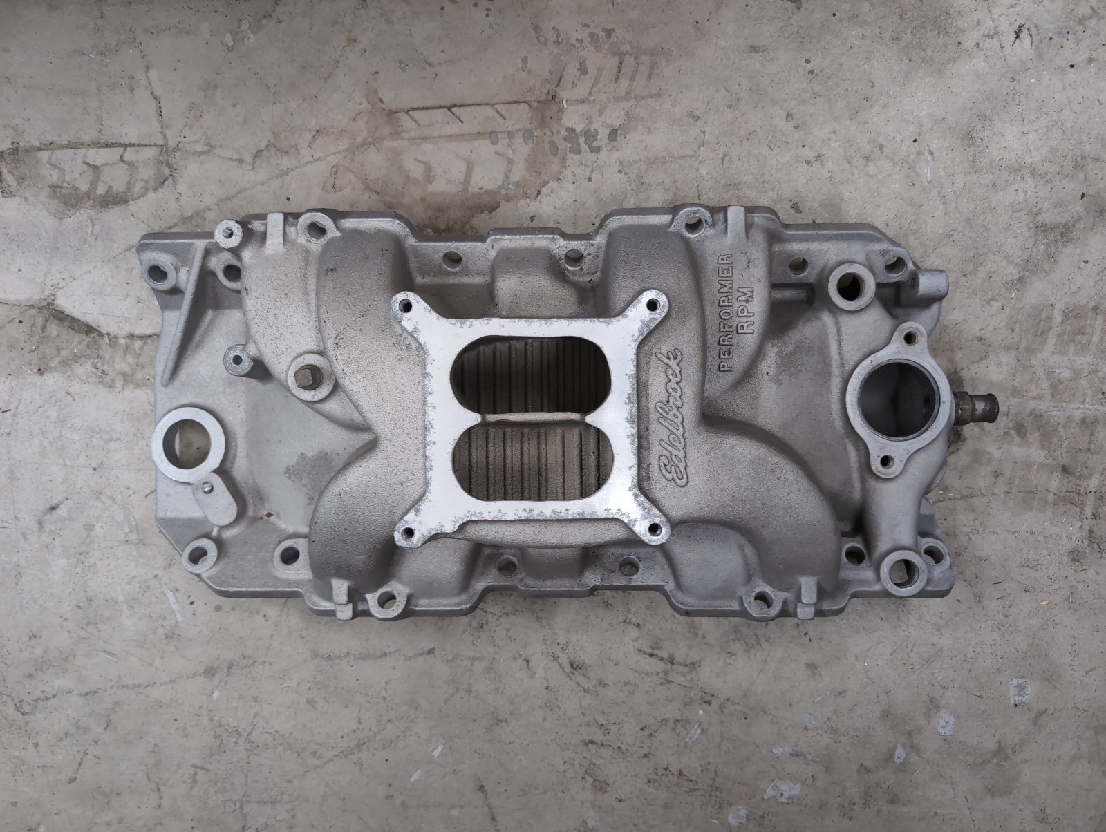 BBC Edelbrock Performer RPM Big Block Chevy 2-R Intake #7163 BBC Edelbrock Performer RPM Big Block Chevy 2-R Intake #7163
