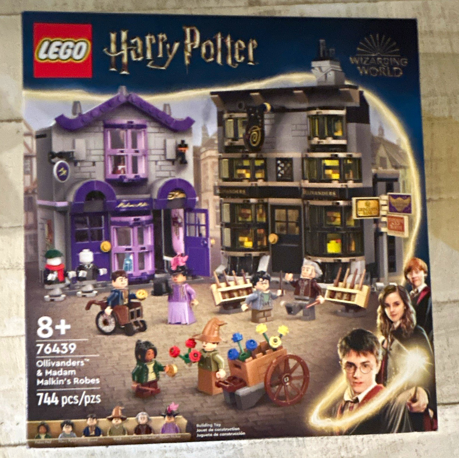 LEGO Harry Potter 76439 Ollivanders & Madam Malkin\'s Robes Set 744 Pieces