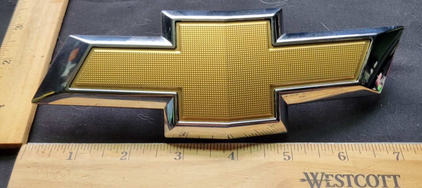 OEM 2018 - 2024 Chevrolet Equinox Front Grille Gold Bowtie Emblem Logo 23136671