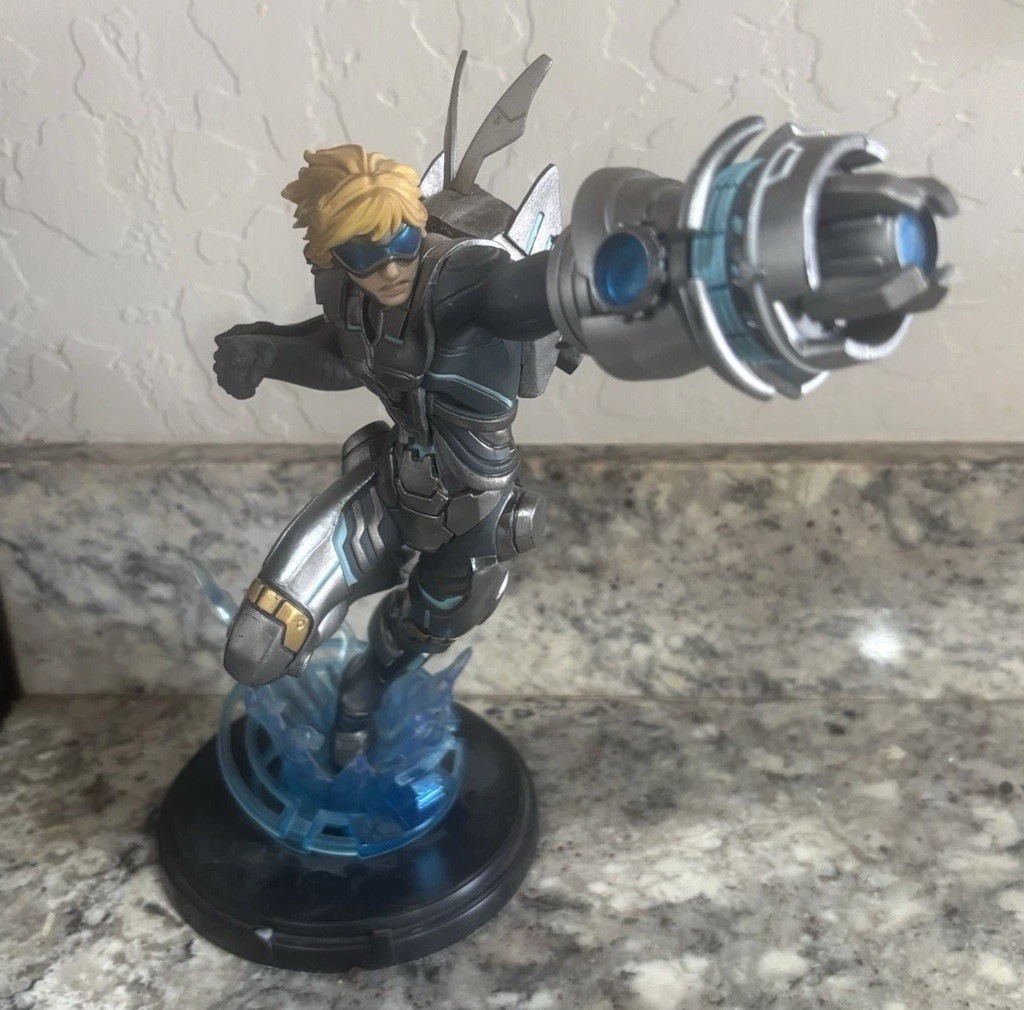 Pulsefire Ezreal 2013 Riot Games League of Legends Collectible Figure No Box Pulsefire Ezreal 2013 Riot Games League of Legends Collectible Figure No Box