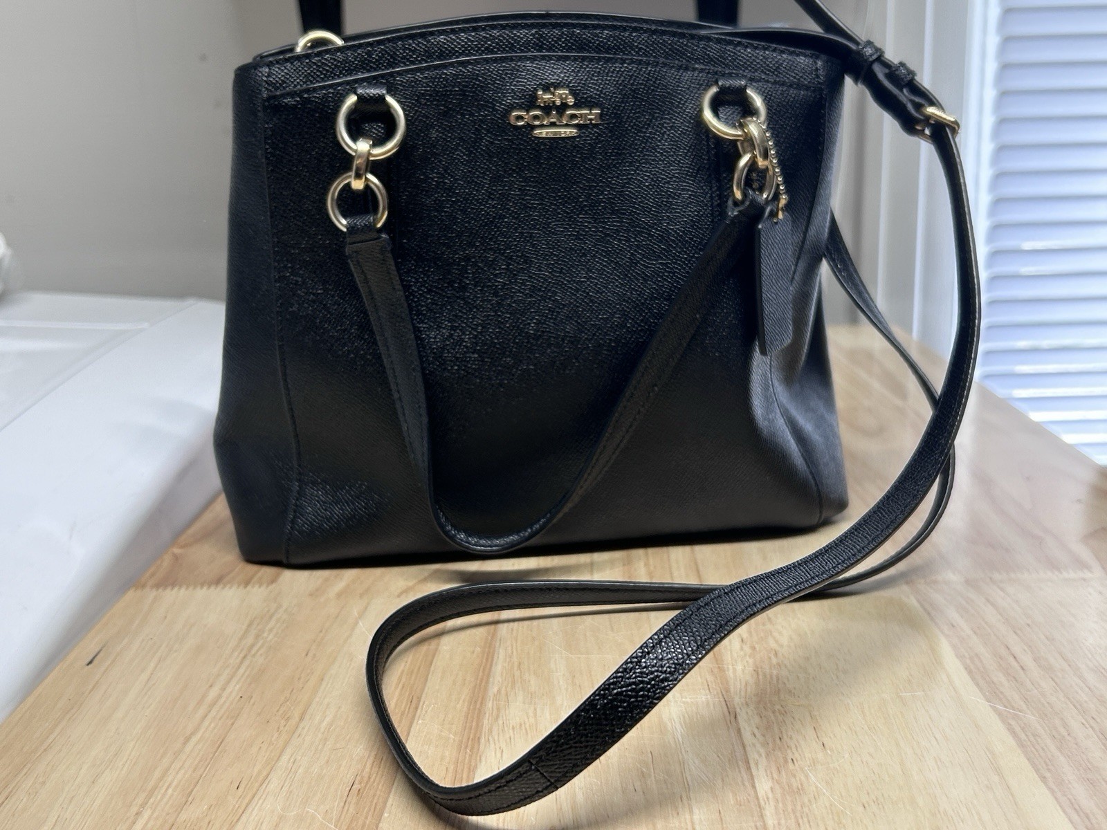 Coach Minetta F57847 Black Leather Satchel Crossbody Gold Hardware Coach Minetta F57847 Black Leather Satchel Crossbody Gold Hardware